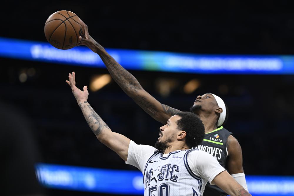 他在快速跑 他在快速跑