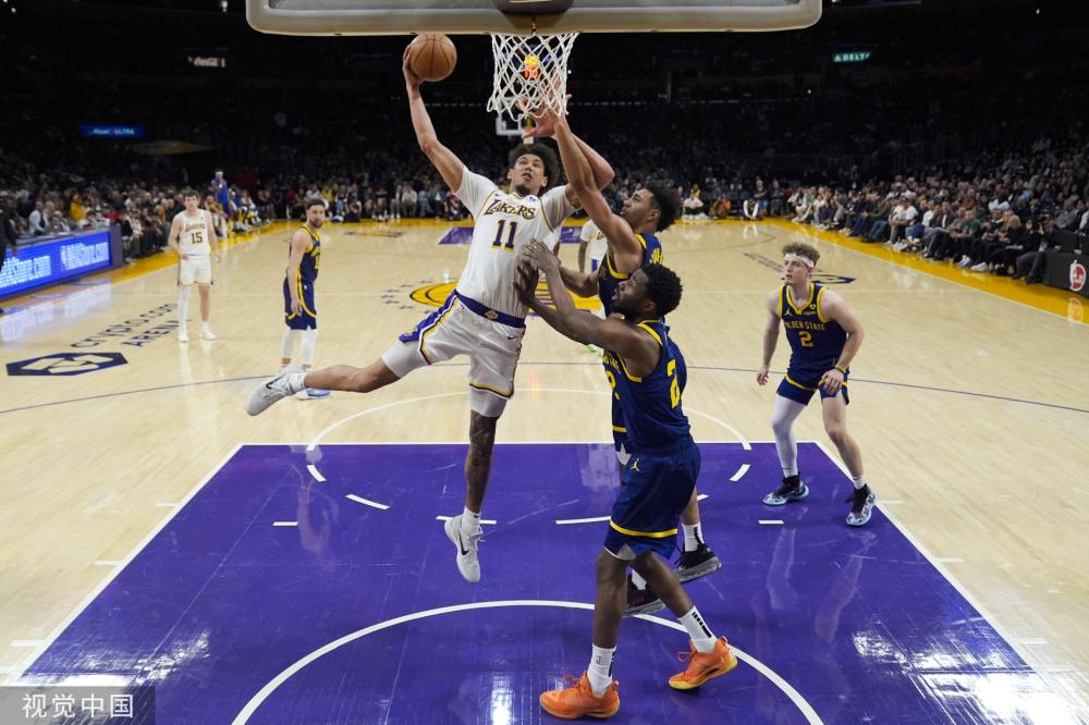 竞技方面的 竞技方面的